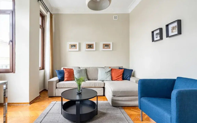 Sleek Flat With Central Location in Beyoglu