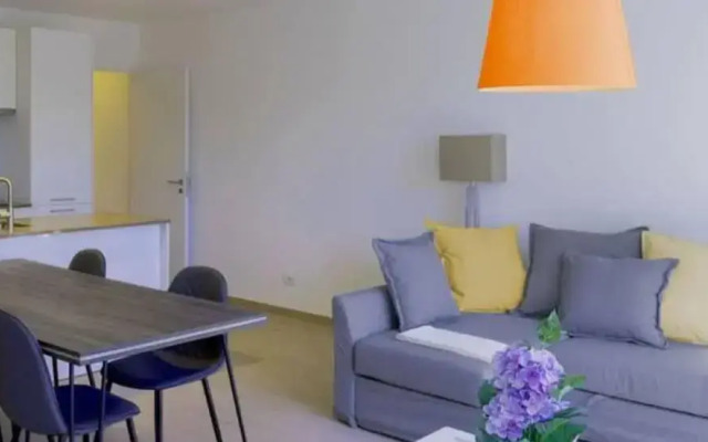 Spacious 3BR 2/5 BA Near Diamond District by Oneluxstay