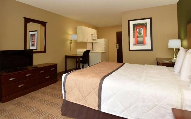 Extended Stay America Suites Atlanta Perimeter Crestline