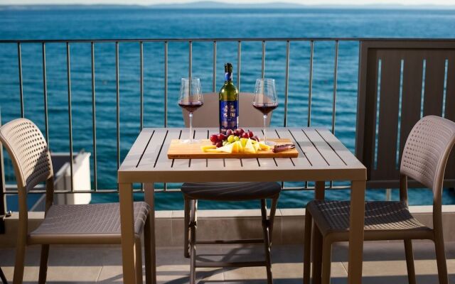 Seaside Luxury Suites