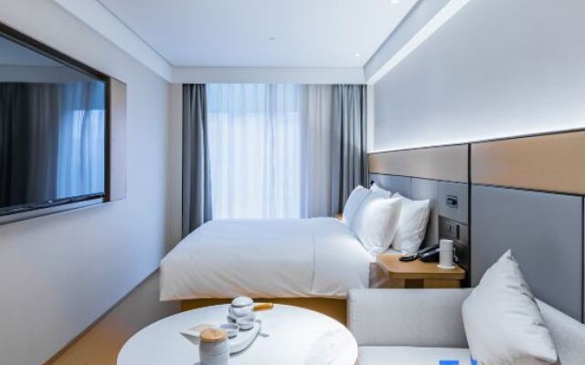 Ji Hotel Shanghai Lujiazui World Plaza