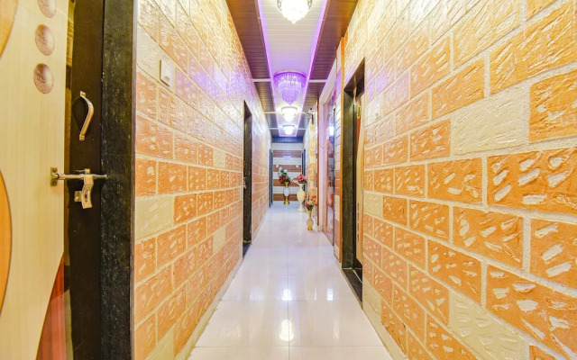 Collection O 86505 Vardhan Executive