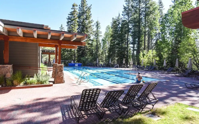 3160 Aspen Grove