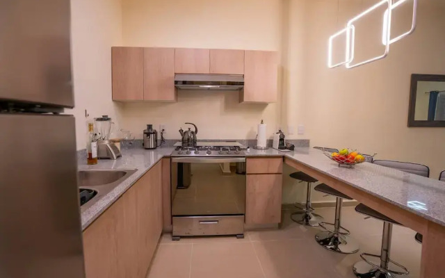 Luxury Apartment With Poll