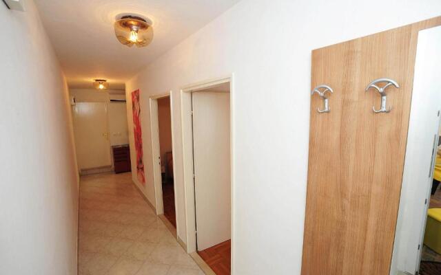 Apartments Luka & Sara