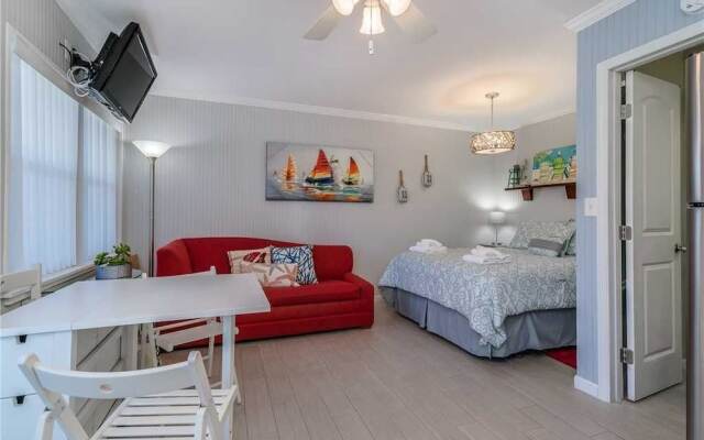 Sea Rocket 18 - Studio Condo