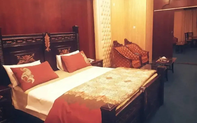 Divine Hotel