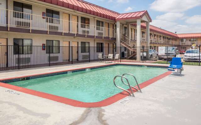 Motel 6 Mesquite, TX - Rodeo - Convention Ctr