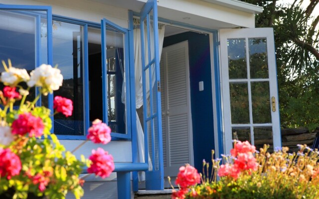 Moontide Guest Lodge