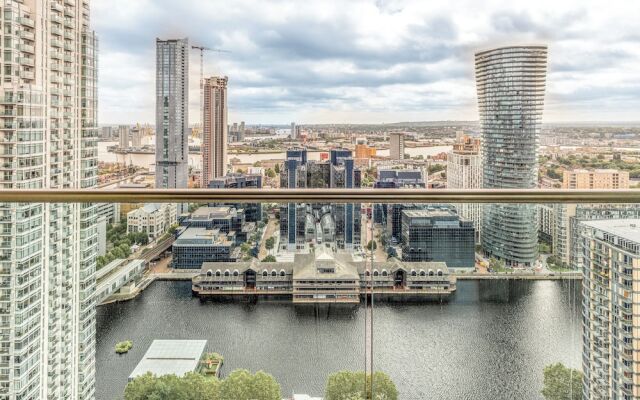 Luxury Canary Wharf Apartment with Parking
