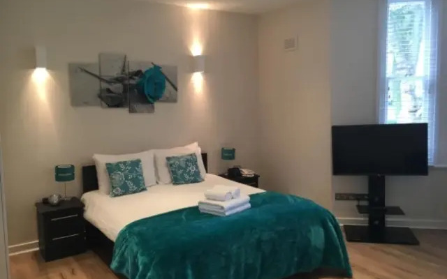 Flying Butler Vincent Square Apartment