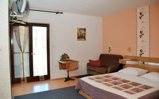 Ruža - Peaceful Area & Parking - SA3