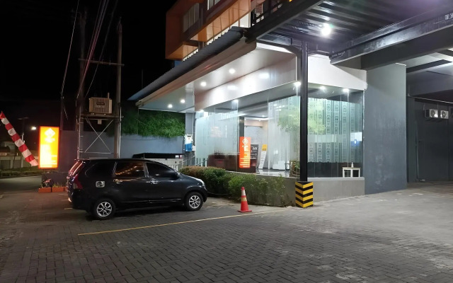 Airy Mapanget AA Maramis Manado