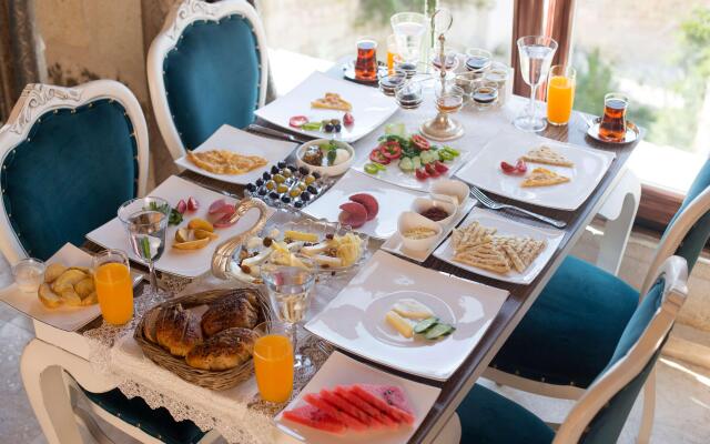Elika Cave Suites & Spa