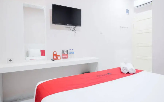 Reddoorz Plus Near Deli Park Mall Medan