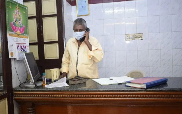 Parisha Residency - Temple Side Hotel