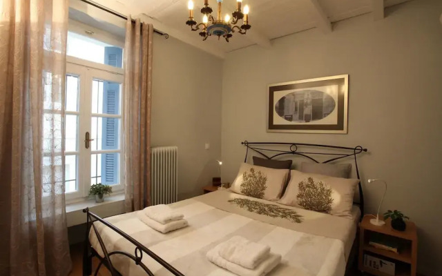 Athenian niche in Plaka