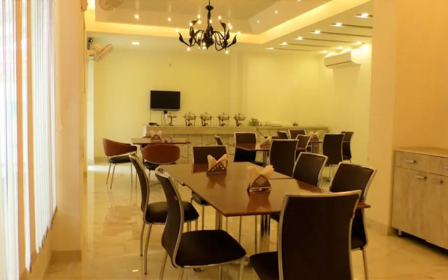 Hotel Sai Village Cyber Park