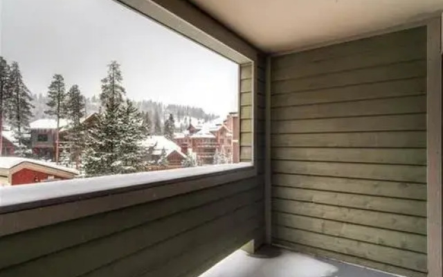 Ski Hill by Pinnacle Lodging