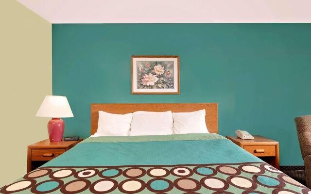 Super 8 By Wyndham Carlisle-South