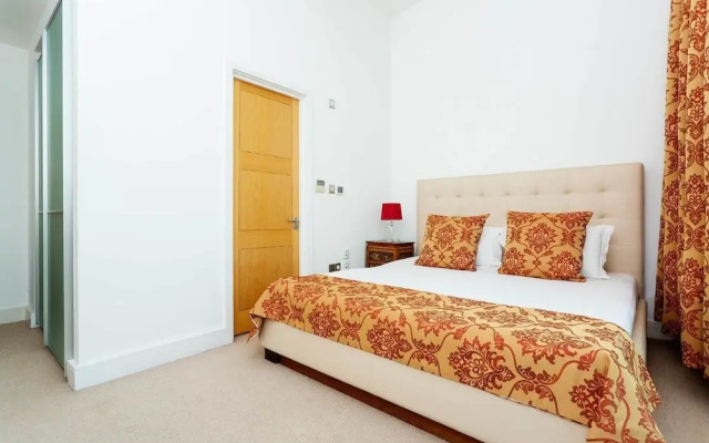 St Katharine's Dock Penthouse