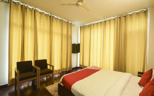 OYO 16618 Town Pride Hut