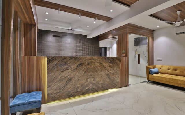 Vaccinated Staff- Collection O 24411 Hotel Privya