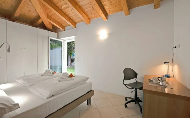 Saras Garden Home