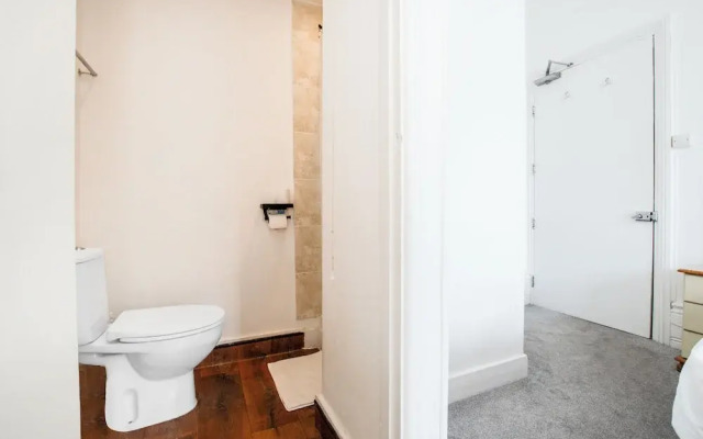 OYO The Lodge Bournemouth