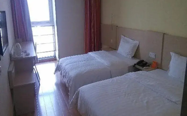 7 Days Inn Qingdao Huangdao Lianghe Road Bathing Beach