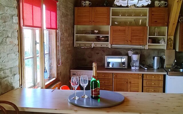 House Angelino Anielino