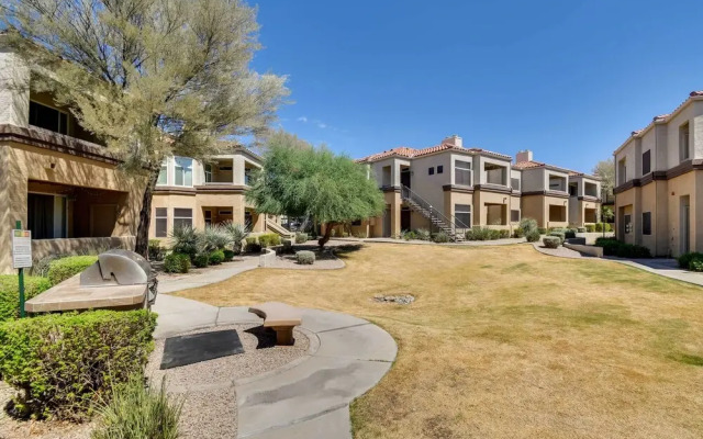 12 Mi to Old Town: Condo w/ Pool & Balcony!