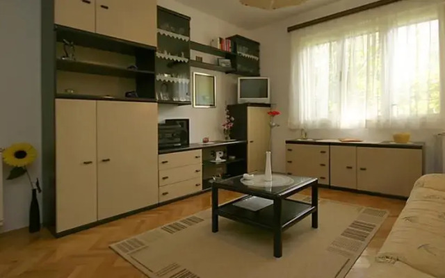 Marin Apartments