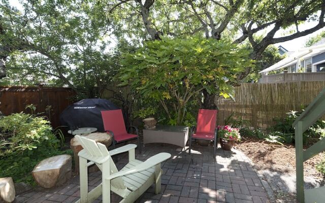 San Jose Cottage in the Heart of James Bay