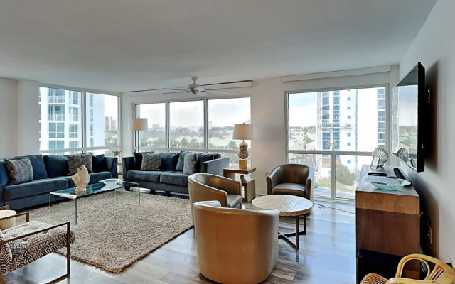 Shoreline Towers by Southern Vacation Rentals