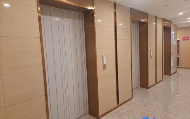 Zimu B&B Hotel (Xinxiang Baolong Yu Branch)