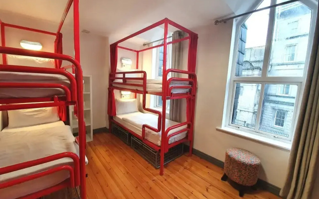 Galway City Hostel & Bar