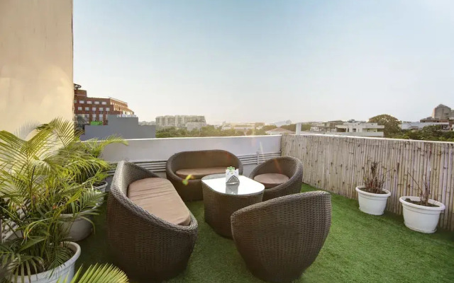 Saltstayz Select - Huda City Center