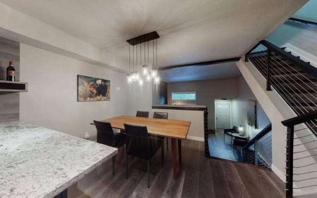 Luxury 3 Bedroom Ski in, Ski Out Mountain Vacation Rental Just Steps from the Snowflake Ski Lift