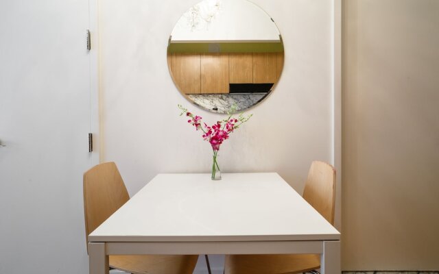 Wall Street Apartment