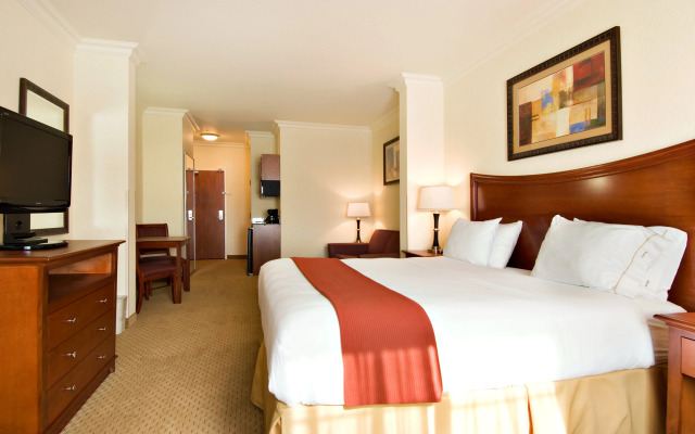 Holiday Inn Express & Suites Klamath Falls Central by IHG