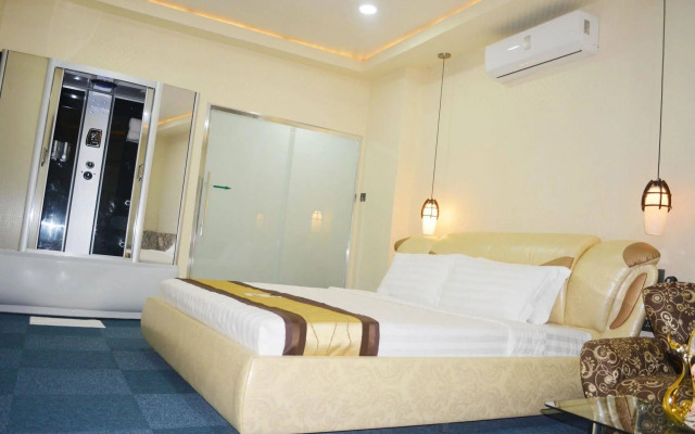 999 Hotel
