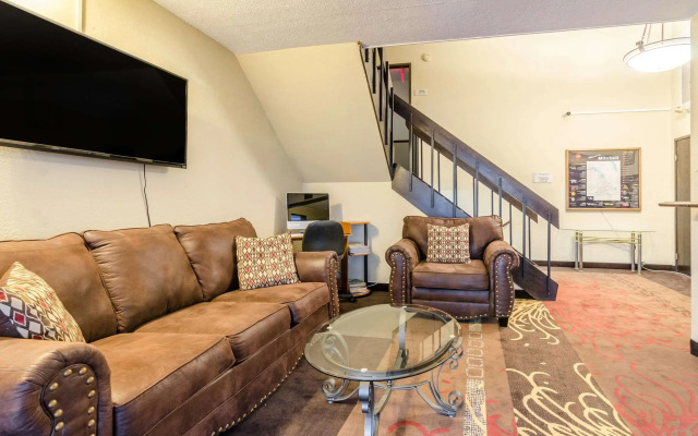 Rodeway Inn Mitchell