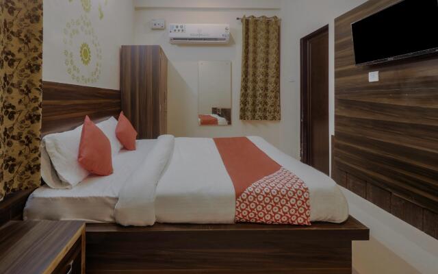 OYO 28339 Hotel Rama