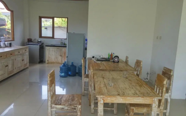 Berawa Beach Garden Hostel