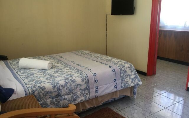 Tshesebe Stopover Motel