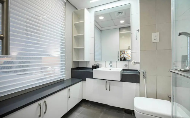 Palm Views East - Lovely View - Luxury Furnished