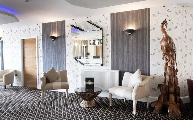 Oak Royal Hotel