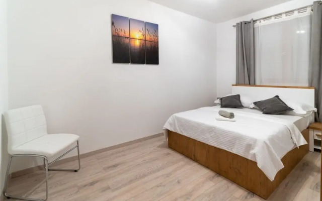 Lux 1 - Heated Pool - A4