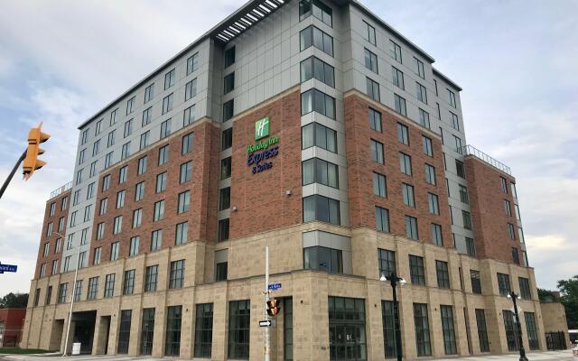 Holiday Inn Express & Suites Downtown Ottawa East, an IHG Hotel